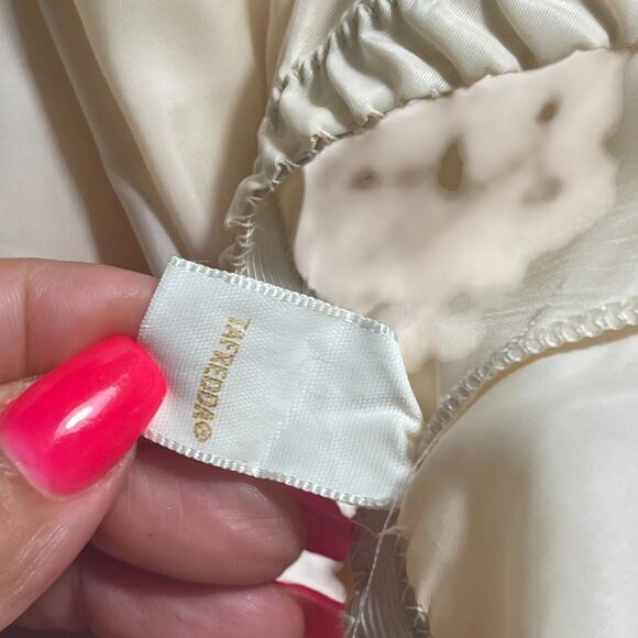 VTG 70s Short 19" Half Slip Sz M Beige Barbizon Petti Cha-Cha Slit Scalloped - Picture 7 of 7